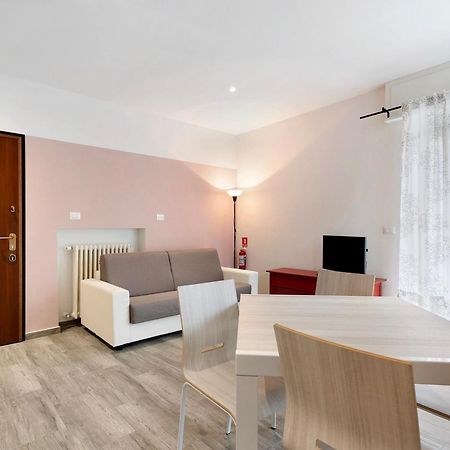 Sweet Home Apartments Peperoncino 아로나 외부 사진